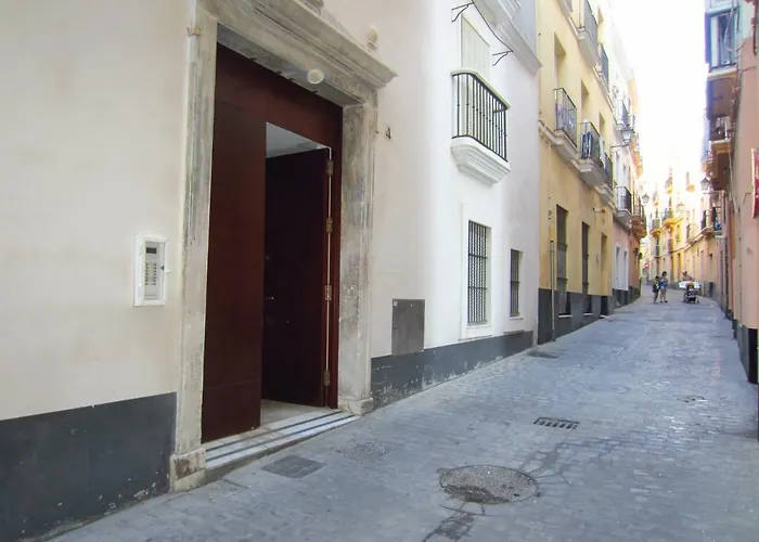 Botic4 شقة كاديز